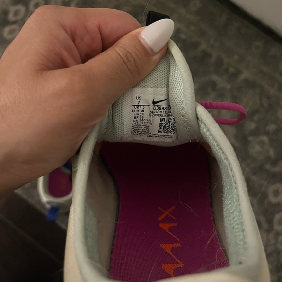 Women’s Size 7 - limited edition air max - Picture 3 of 4